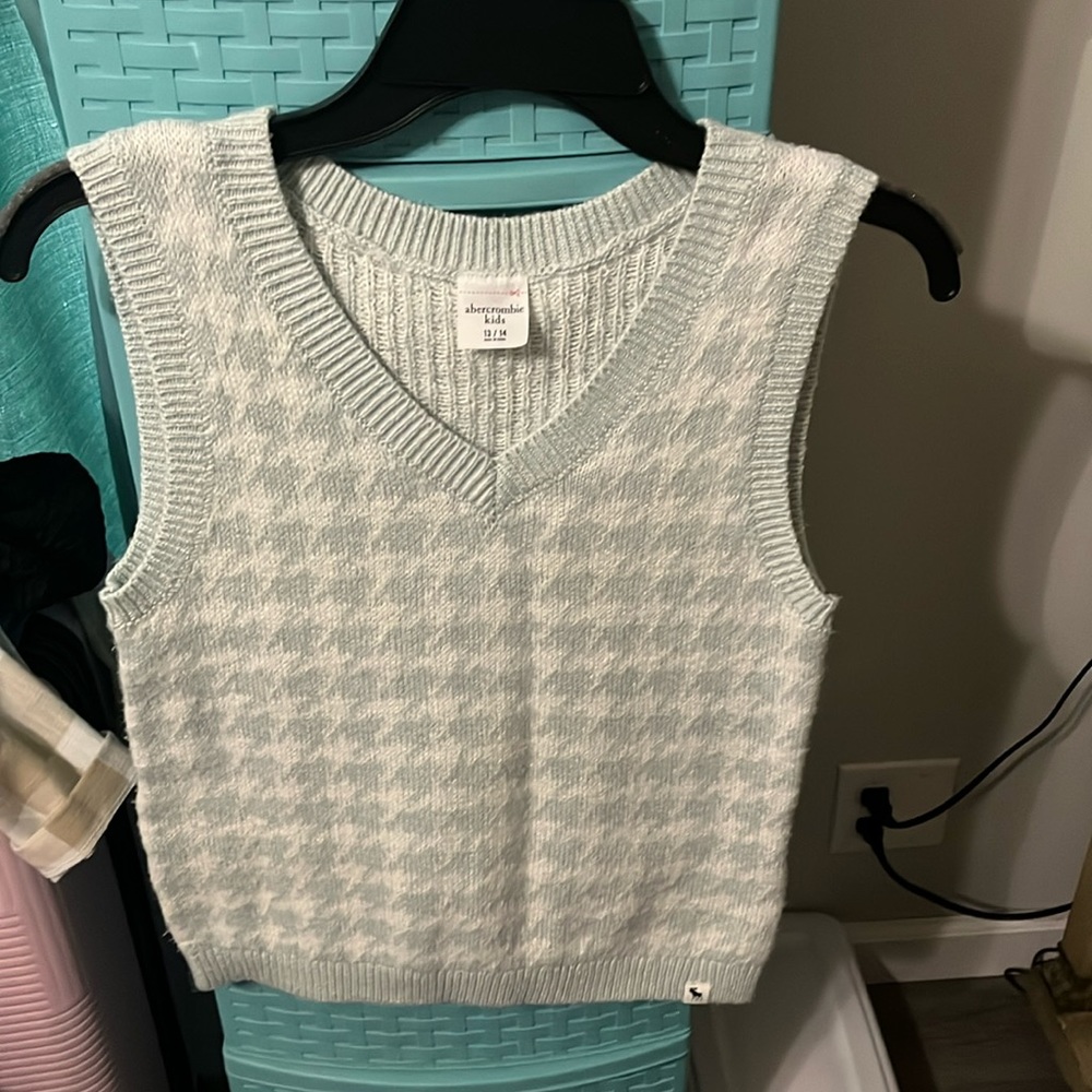 cute vest!